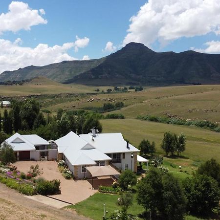 Jovali Clarens Hotel ภายนอก รูปภาพ