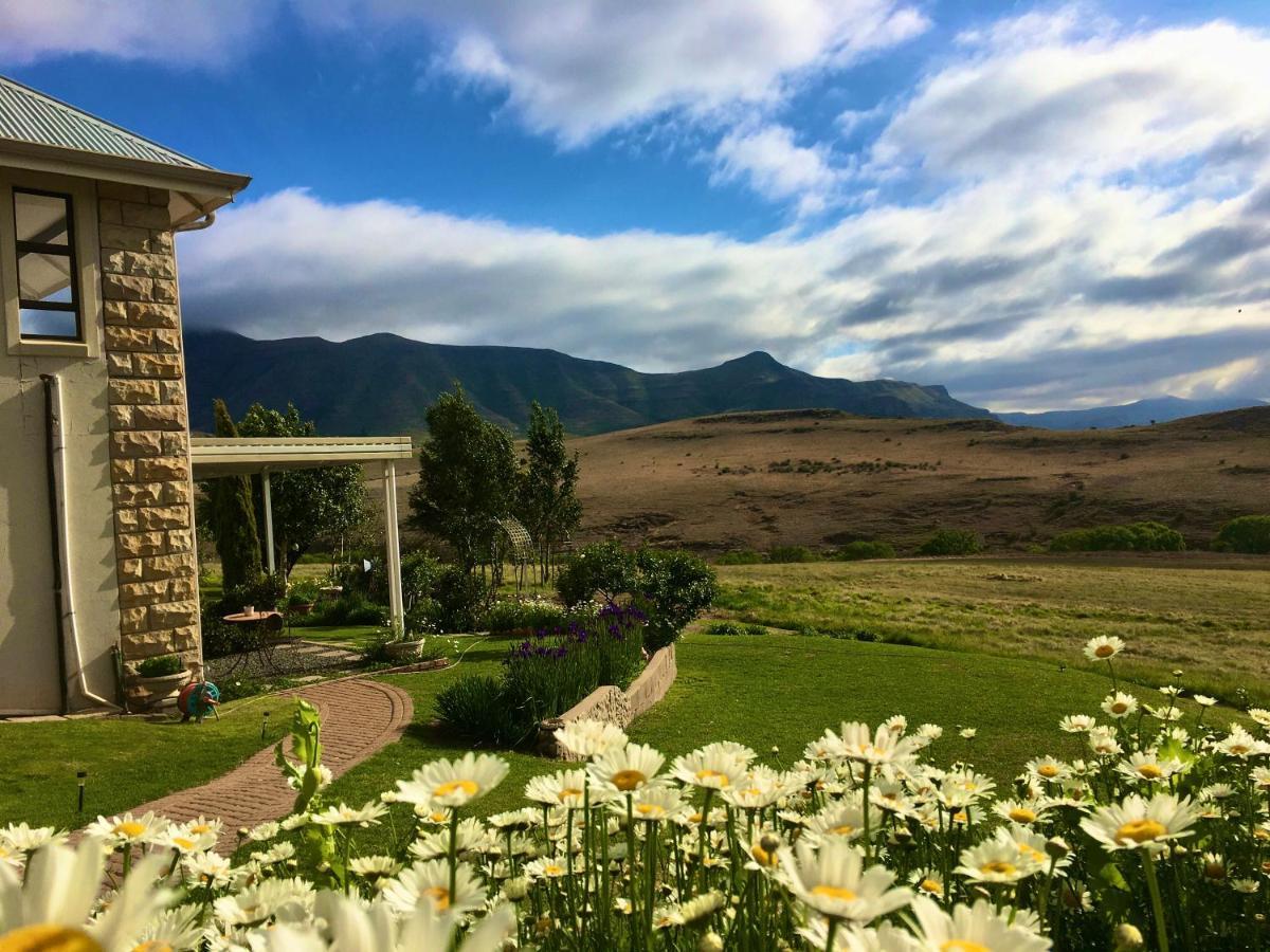 Jovali Clarens Hotel ภายนอก รูปภาพ