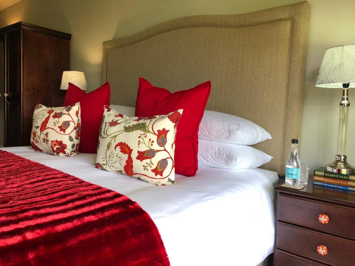 Jovali Clarens Hotel ภายนอก รูปภาพ
