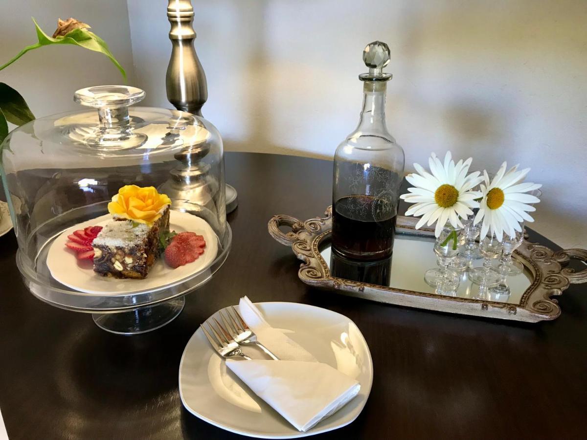 Jovali Clarens Hotel ภายนอก รูปภาพ