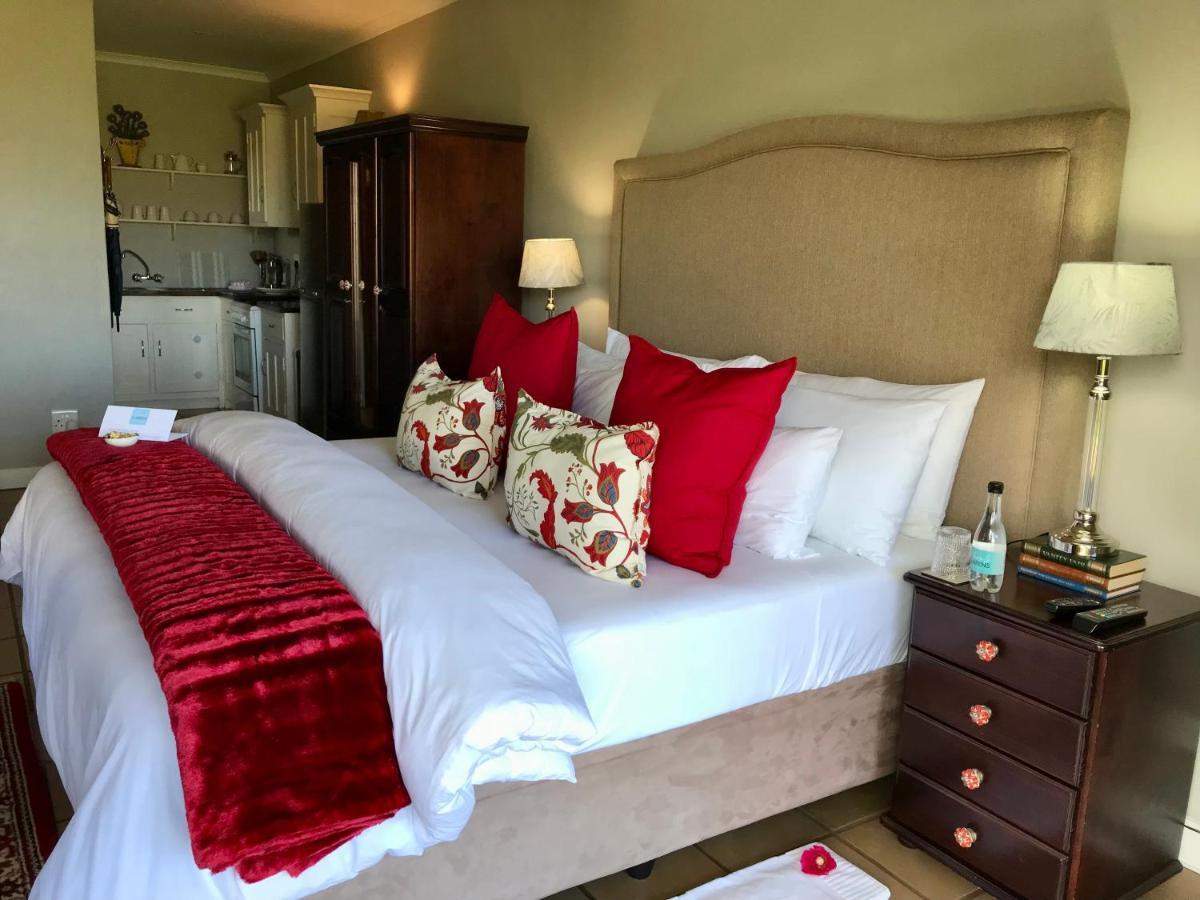 Jovali Clarens Hotel ภายนอก รูปภาพ